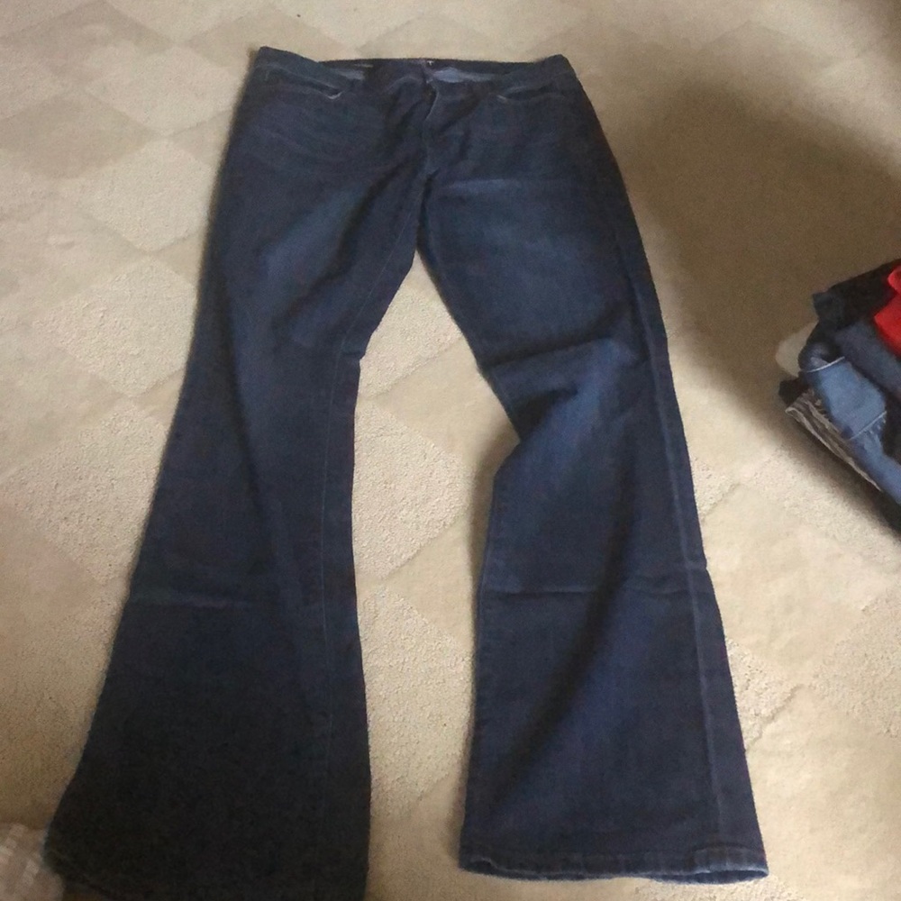 5/$45.  Loft Modern Sexy Boot Jeans 31/12T